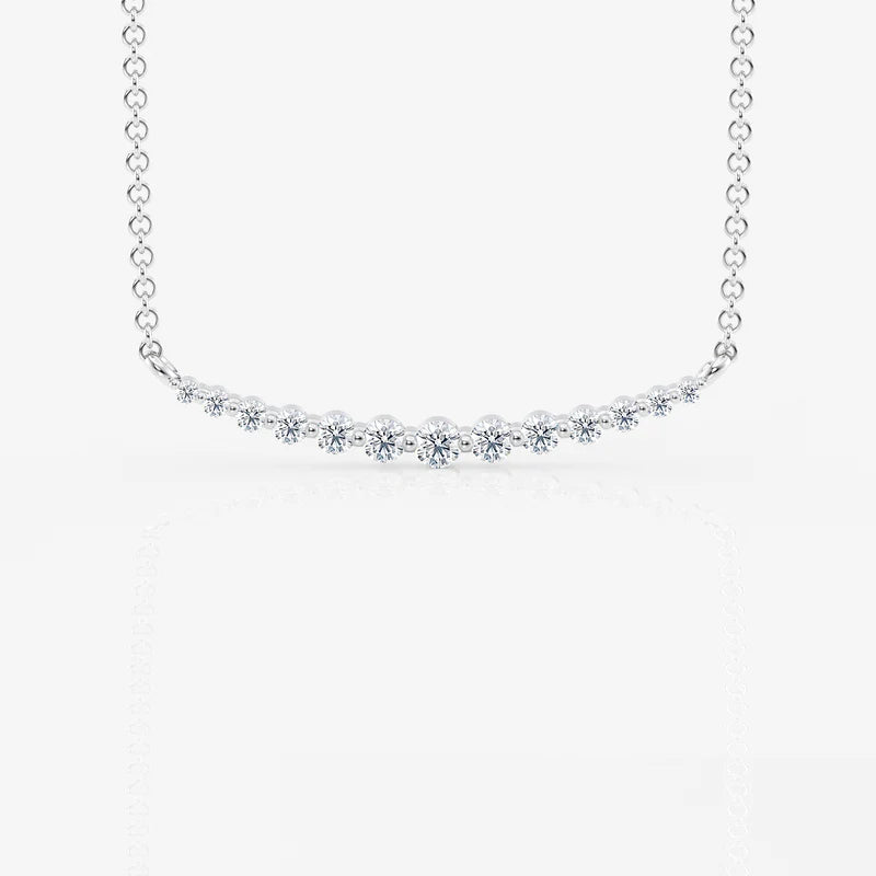 Graceful Diamond Curve Necklace in 18K Gold