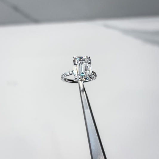 5.5 Ctw Solitaire Emerald-Cut Engagement Ring in 18K Gold