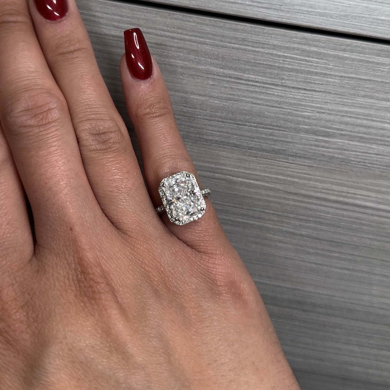 6 Ctw Radiant-Cut Engagement Ring with Halo in 18K Gold